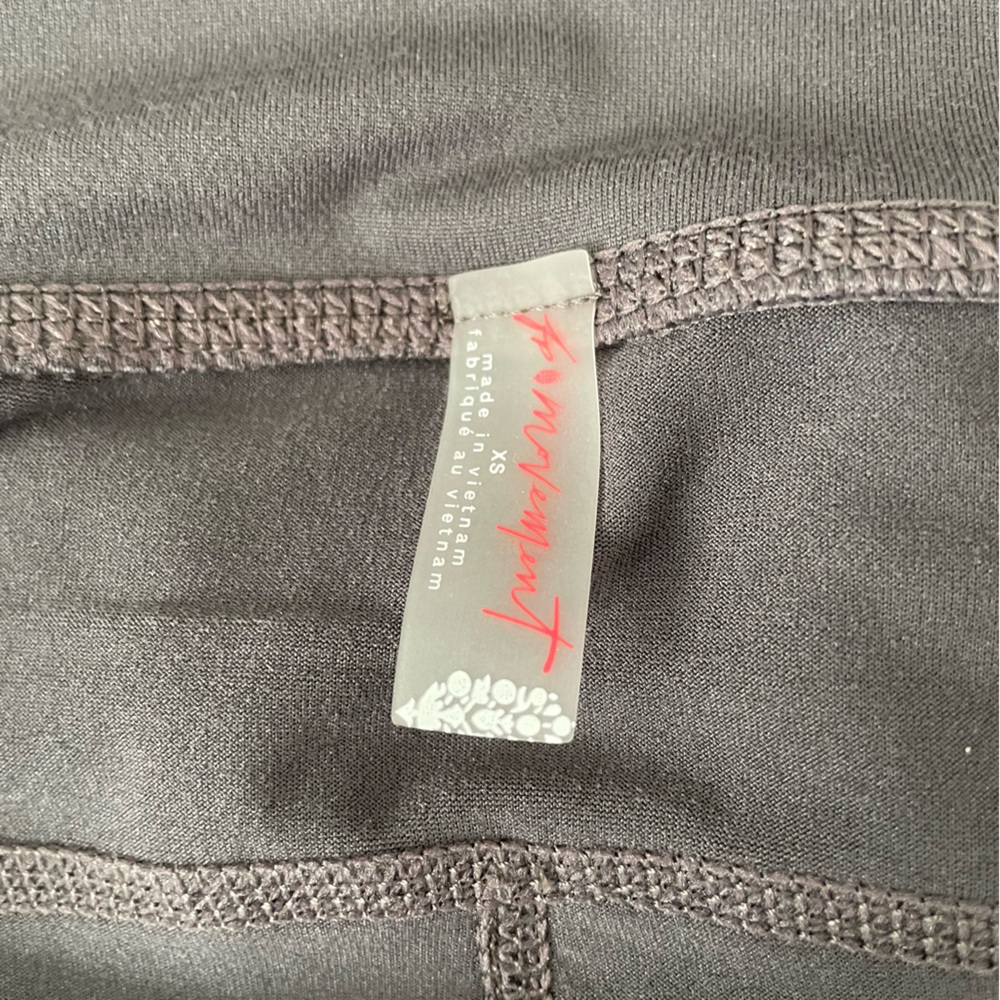 Free People Movement Women’s Charcoal Shorts Size Extra Small - Picture 7 of 7